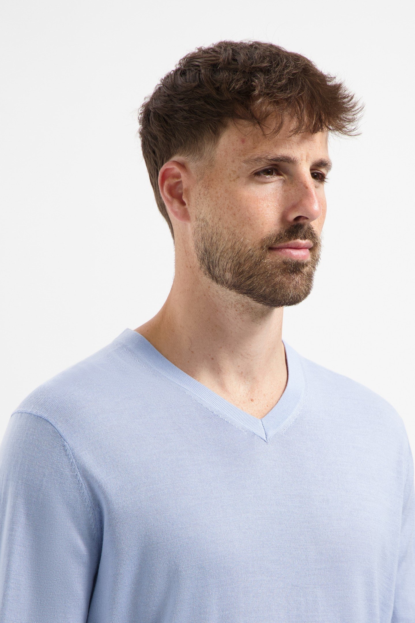 V NECK100% MERINO ALPINE BLUE 4