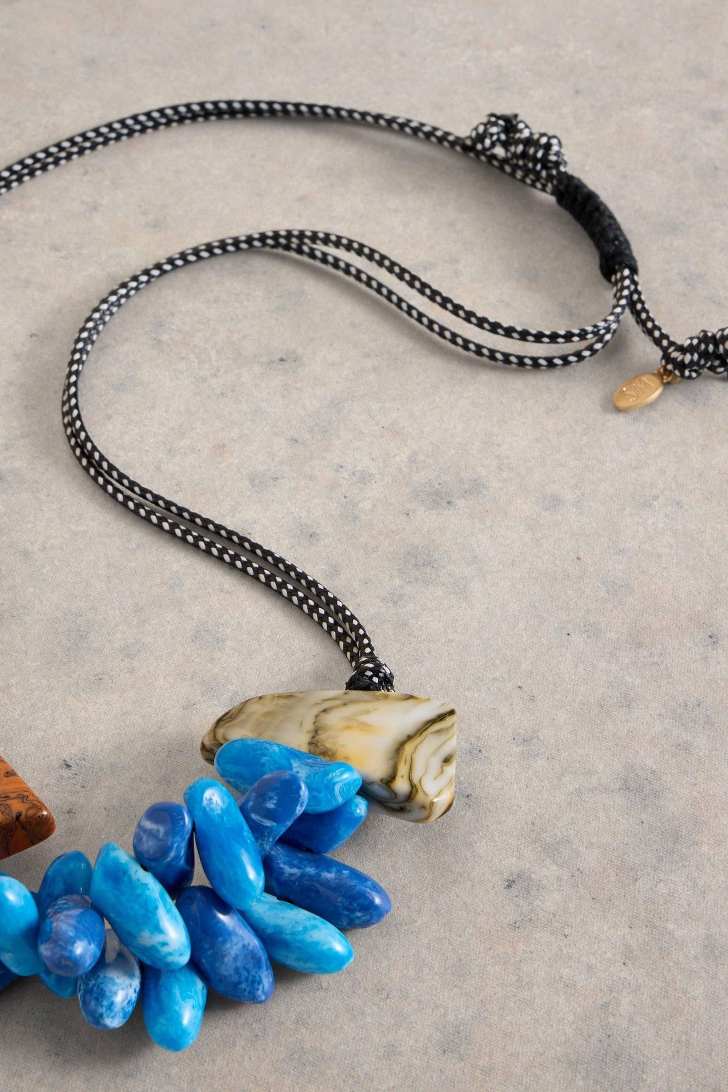CAMELLIA RESIN NECKLACE BLUE MULTI 2